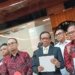 Menteri Koordinator Bidang Politik, Hukum, dan Keamanan (Menkopolhukam) Mahfud Md menyampaikan laporan Satgas TPPU, di Kantor Kemenko Polhukam, Jakarta, Rabu (1/11/2023). (Foto:Dok. Antara/Rina Nur Anggraini)