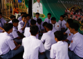 Siswa Sekolah Menengah Atas (SMA) di Anjungan PKA Aceh Utara, Taman Sulthanah Safiatuddin, Banda Aceh, Selasa, (7/11/2023). (Foto: Fahzian Aldevan)