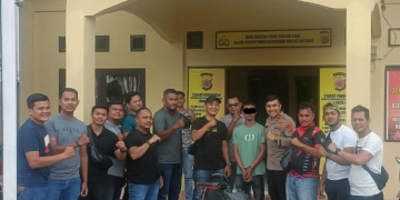Pelaku berinisial AA (24) ditangkap polisi atas kasus pencurian kendaraan motor yang terjadi di depot air minum Gol Ro, Ajuen, Peukan Bada, Aceh Besar, Rabu (8/11/2023). (Foto: Dok. Polresta Banda Aceh)