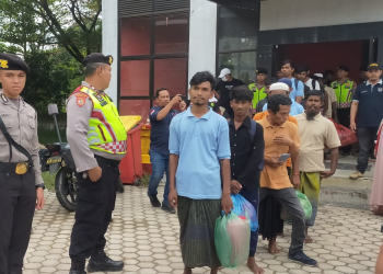 Para imigran Rohingya di Aceh Timur direlokasi ke Lhokseumawe. (Foto: Alibi/Dok. Polres Aceh Timur)
