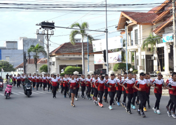 Prajurit TNI AD Badak Hitam Yonif 113/JS melakukan aktivitas lari 11 kilometer di Bireuen. (Foto: Dok. TNI AD Badak Hitam)