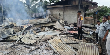 Empat ruko terbakar di Desa Gunci, Kecamatan Sawang, Aceh Utara. (Foto: Dok. Polisi)