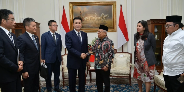 Wakil Presiden (Wapres) RI K.H. Ma’ruf Amin menerima kunjungan Menteri Keamanan Publik China Wang Xiaohong di Istana Wapres, Jakarta Pusat, Rabu (1/11/2023). (Foto: Dok. Setwapres RI)