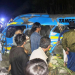 Sebuah minibus elf yang rusak akibat tertabrak KA Probowangi di Lumajang, Minggu (19/11/2023) malam. (Foto: Dok. Warga) 