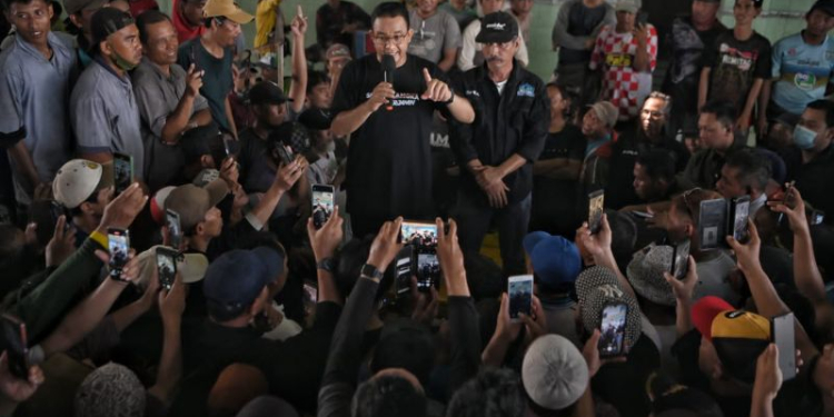 Calon Presiden RI Anies Baswedan saat berkampanye di Jawa Timur, Jumat (29/12/2023). ANTARA/HO-Timnas AMIN