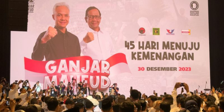 Suasana konsolidasi akhir tahun bersama partai koalisi, Tim Pemenangan Nasional (TPN), dan sukarelawan di Djakarta Teater, Jakarta, Sabtu (30/12/2023). (ANTARA/Rio Feisal)