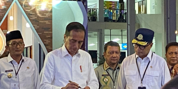 Presiden Joko Widodo meresmikan pembangunan 3 terminal angkutan umum yang akan melayani perjalanan masyarakat di sejumlah daerah di Indonesia. (Foto: Adpim Pemprov Aceh)