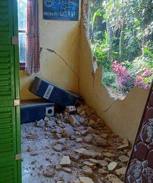 Rumah warga yang rusak akibat gempa bumi di Kabupaten Sukabumi, Jawa Barat, Kamis (14/12/2023).  (Foto: BPBD Kabupaten Bogor)