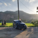 Mobil Pajero Sport mengalami kecelakaan tunggal menabrak tia baliho di kawasan Gampong Lampisang, Kecamatan Peukan Bada, Aceh Besar, Kamis (21/12/2023). (Foto: Dok. Polresta Banda Aceh)
