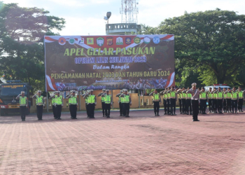 Apel gelar pasukan Operasi Lilin Seulawah 2023 dalam rangka pengamanan Natal 2023 dan Tahun Baru 2024 (Nataru) itu digelar di Polda Aceh, Kamis, (21/12/2023). (Foto: Dok. Polda Aceh)