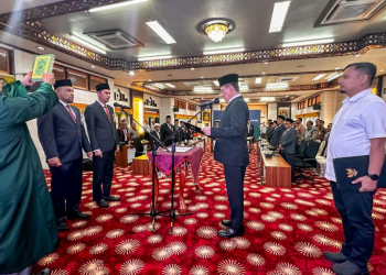 Penjabat Gubernur Aceh Achmad Marzuki, selaku pemegang saham pengendali (PSP) PT Bank Aceh Syariah (BAS) mengingatkan seluruh jajaran PT BAS, untuk terus bekerja sebaik-baiknya dalam memberikan pelayanan terbaik kepada masyarakat.