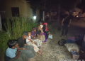 9 orang imigran Rohingya ditemukan masyarakat berkeliaran dengan berjalan kaki di Gampong Ranto Kecamatan Nibong, Aceh Utara pada Kamis (28/12/2023) malam. (Foto: Dok. Polres Aceh Utara)