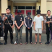 Polisi mengamankan sembilan remaja yang kedapatan membawa senjata tajam (sajam) dan hendak melakukan aksi tawuran di Jakarta Selatan. (Foto: Dok. Polisi)