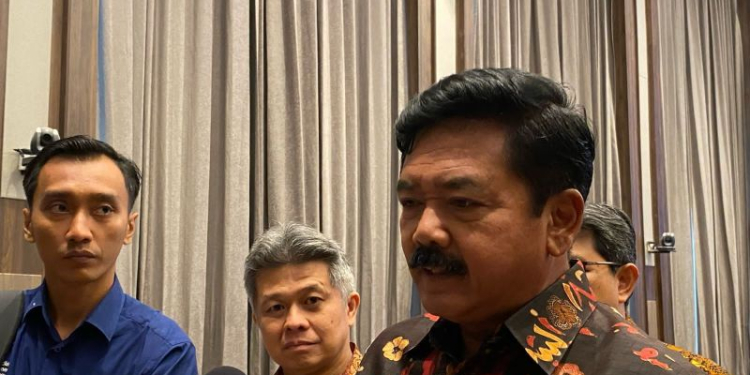 Menko Polhukam Hadi Tjahajanto di kantor Konferensi Waligereja Indonesia (KWI) di kawasan Menteng, Jakarta Pusat, Rabu (28/2/2024). (Foto: Dok. Persiraja/Walda Marison)