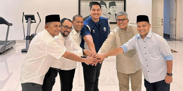 Menpora RI, Dito Ariotedjo, menerima kunjungan Pj Gubernur Aceh yang baru Bustami Hamzah beserta Ketua dan Anggota DPR Aceh pada Rabu (13/3/2024) malam. (Foto: Alibi/Dok. Instagram ditoariotedjo)