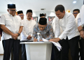 Pemerintah Aceh dan DPRA teken pengesahan Anggaran Pendapatan dan Belanja Aceh (APBA) 2024. (Foto: Alibi/Dok. Humas Aceh)