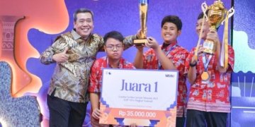 Tim Madrasah Tsanawiyah Swasta (MTsS) Ulumul Quran Banda Aceh berfoto bersama usai meraih juara pertama dalam Lomba Cerdas Cermat Museum (LCCM) tingkat nasional 2024, di Jakarta. FOTO : MUQ