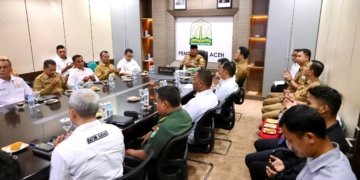 Pj Gubernur Aceh Safrizal saat gelar rakor inflasi bersama Mendagri RI, Senin (4/11/2024) di Banda Aceh. FOTO : Humas Aceh