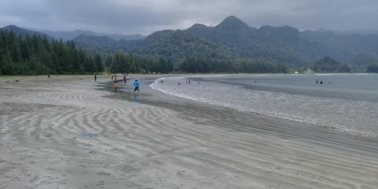 Pantai Riting di Aceh Besar. FOTO : alibi.id